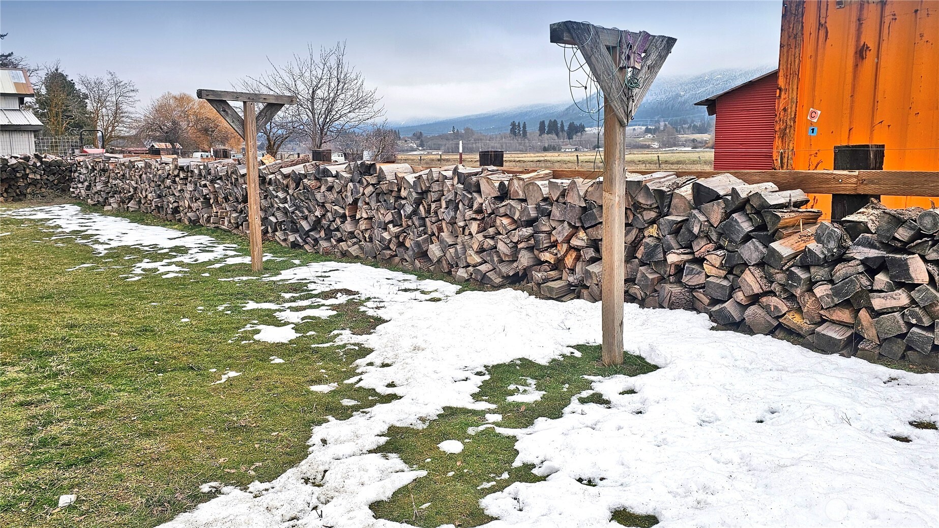 1030 Pease Road Cle Elum, WA 98922 - Photo 12 of 29 a view of a yard