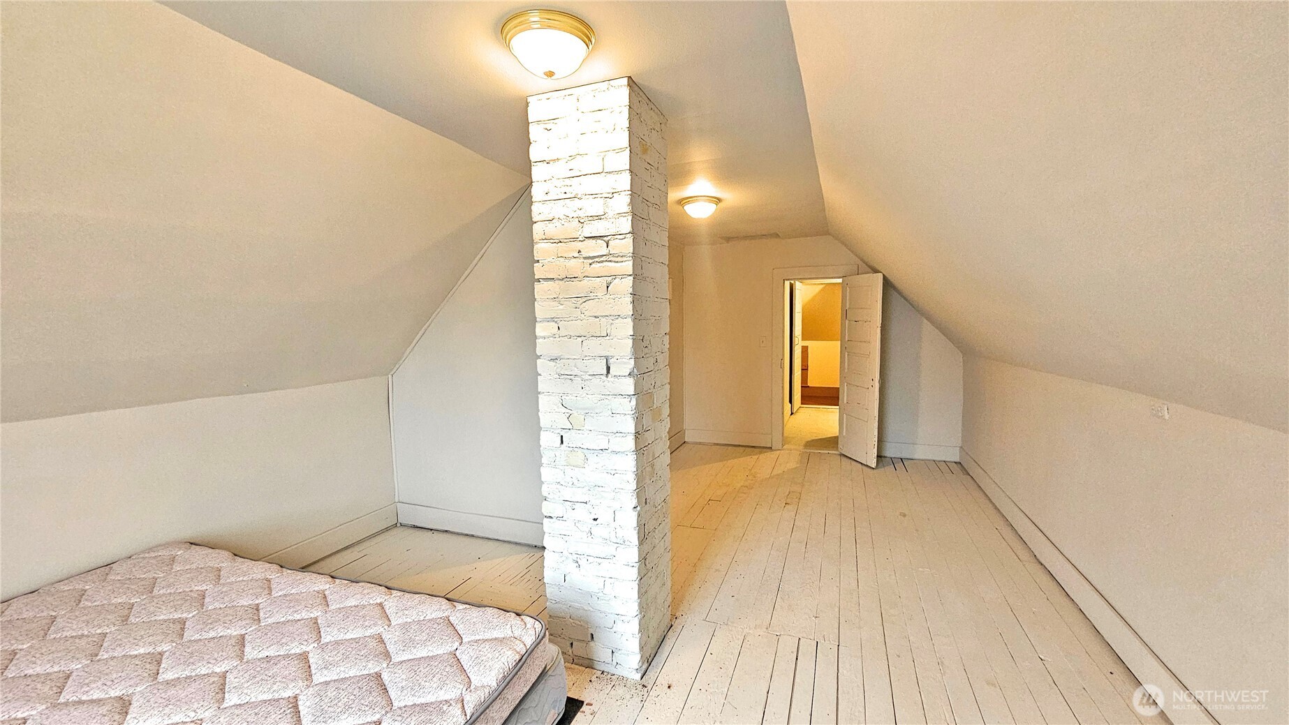 1030 Pease Road Cle Elum, WA 98922 - Photo 20 of 29 a view of empty room with wooden floor