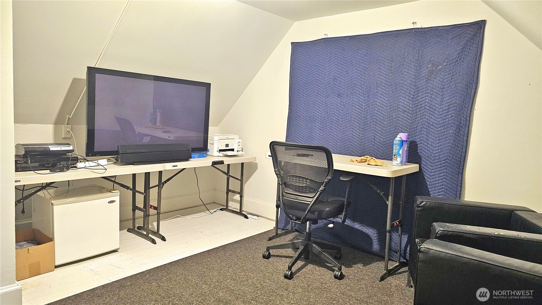 1030 Pease Road Cle Elum, WA 98922 - Photo 22 of 29 a view of a workspace with furniture