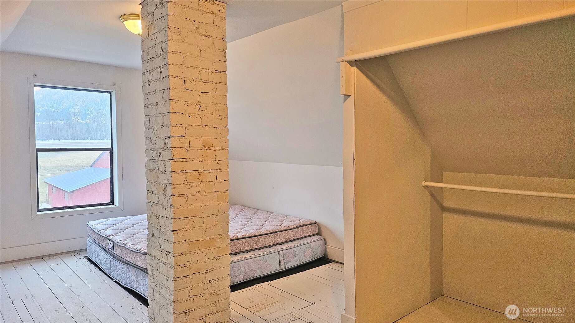 1030 Pease Road Cle Elum, WA 98922 - Photo 25 of 29 a bathroom with a tub and shower