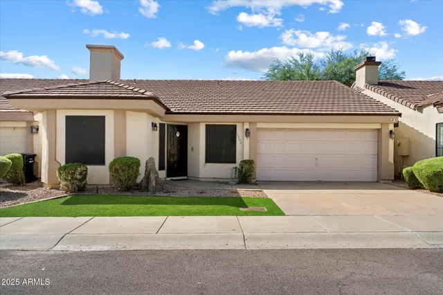 $2,300 | 15406 North 50th Place, Scottsdale, AZ 85254
