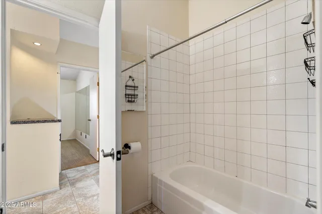 $2,300 | 15406 North 50th Place, Scottsdale, AZ 85254