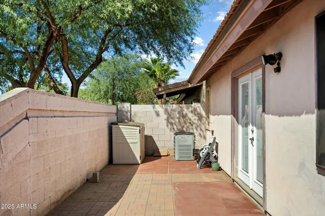 $2,300 | 15406 North 50th Place, Scottsdale, AZ 85254