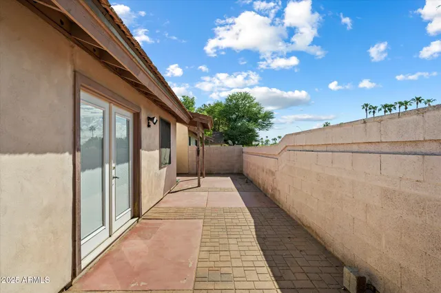 $2,300 | 15406 North 50th Place, Scottsdale, AZ 85254