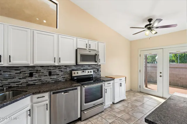 $2,300 | 15406 North 50th Place, Scottsdale, AZ 85254