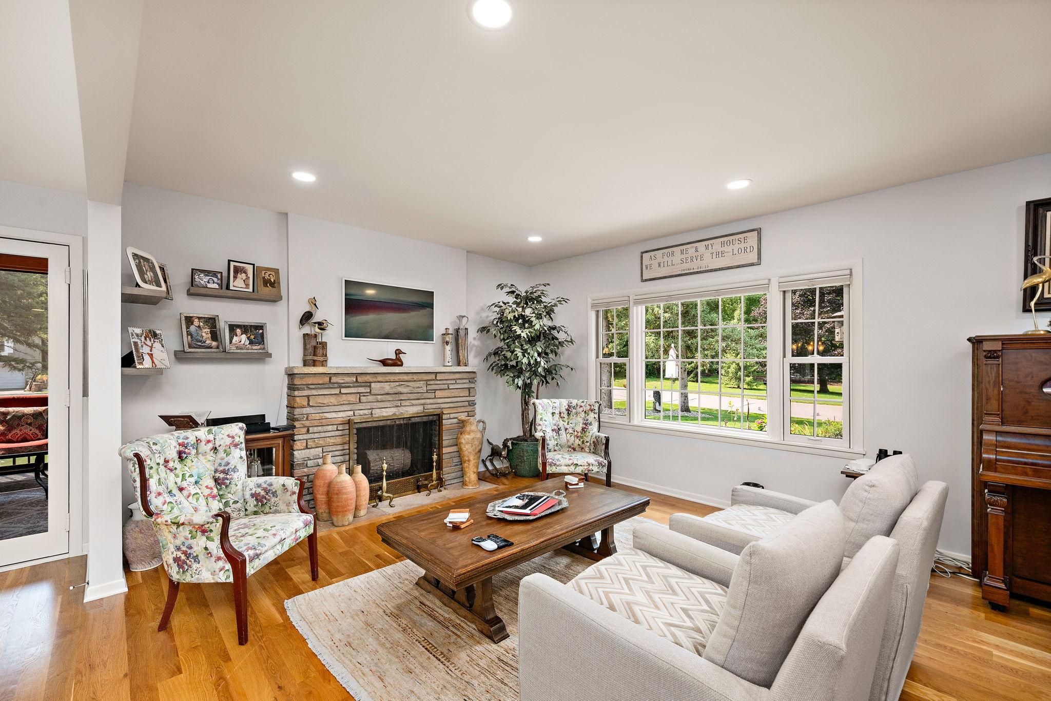 5565 Howards Point Road Shorewood, MN 55331 - Photo 9 of 35 Gallery Image 9