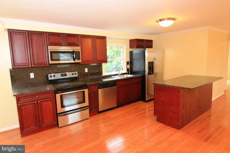 6113 Hunt Club Road Elkridge, MD 21075 - Photo 2 of 11 Kitchen