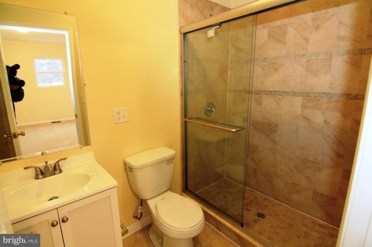 6113 Hunt Club Road Elkridge, MD 21075 - Photo 3 of 11 Bath (Master)