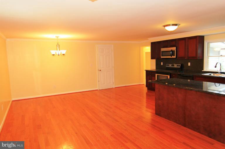 6113 Hunt Club Road Elkridge, MD 21075 - Photo 7 of 11 Interior (General)