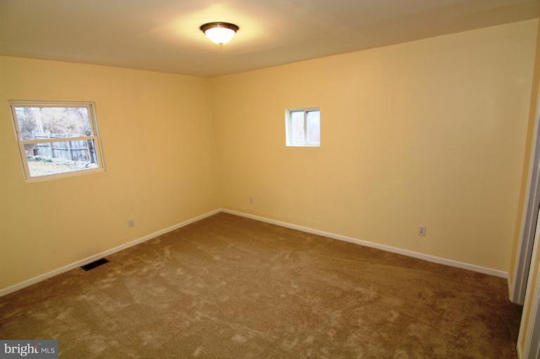 6113 Hunt Club Road Elkridge, MD 21075 - Photo 8 of 11 Bedroom (Master)