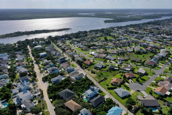 $189,999 | 122 Via Madrid Drive, Ormond Beach, FL 32176