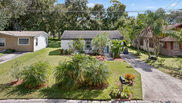 $200,000 | 410 Bassedena Circle South, Lakeland, FL 33805