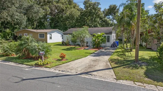 $200,000 | 410 Bassedena Circle South, Lakeland, FL 33805
