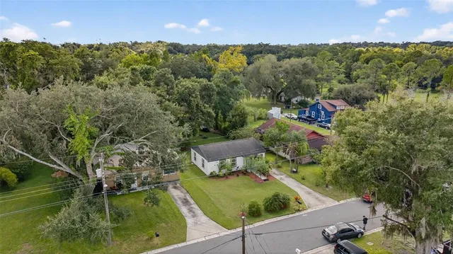 $200,000 | 410 Bassedena Circle South, Lakeland, FL 33805