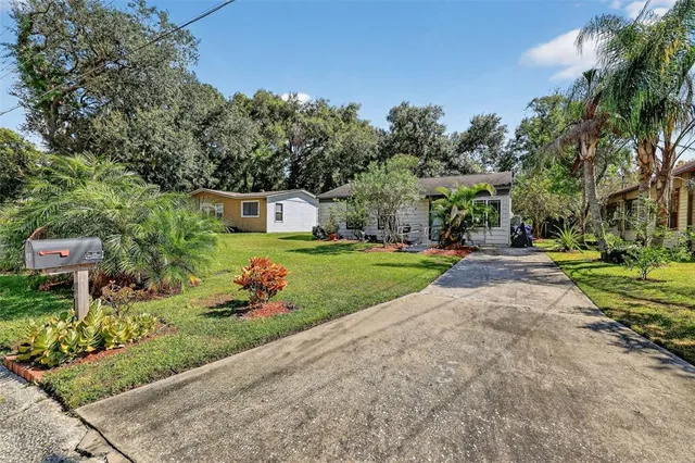 $200,000 | 410 Bassedena Circle South, Lakeland, FL 33805