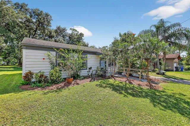 $200,000 | 410 Bassedena Circle South, Lakeland, FL 33805