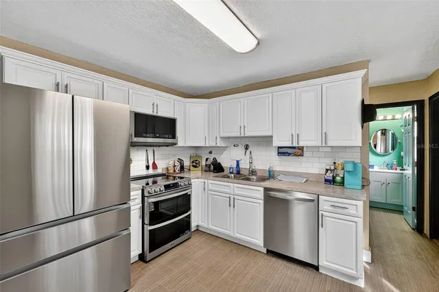 $200,000 | 410 Bassedena Circle South, Lakeland, FL 33805