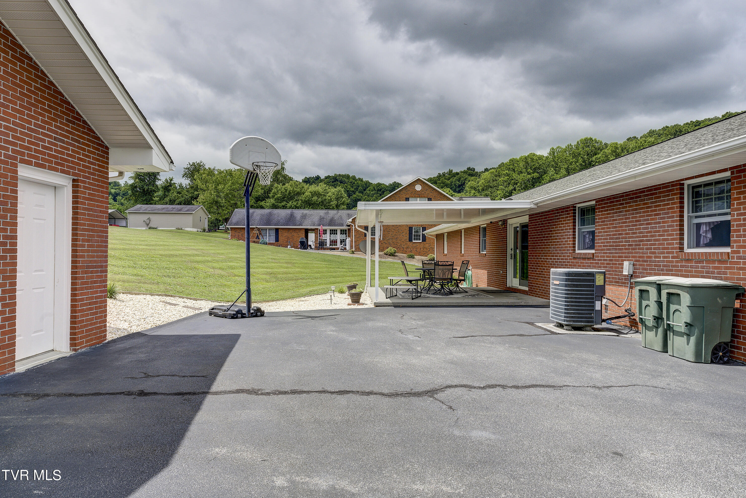171 Clay Little Road Elizabethton, TN 37643 - Photo 38 of 40 Clay-28