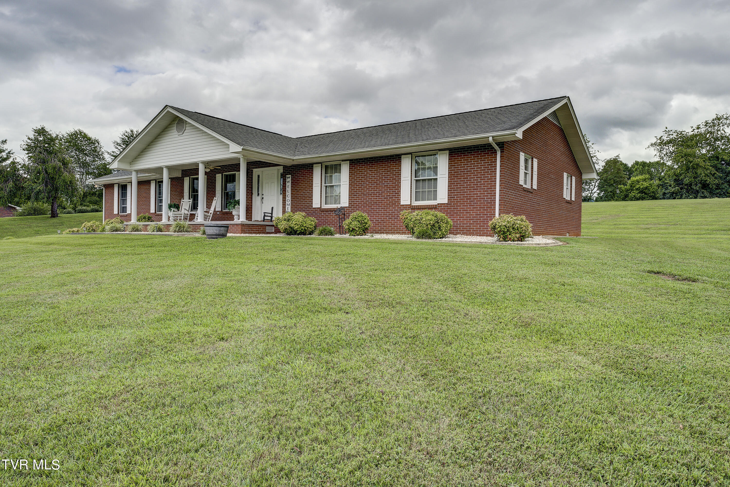 171 Clay Little Road Elizabethton, TN 37643 - Photo 4 of 40 Clay-38