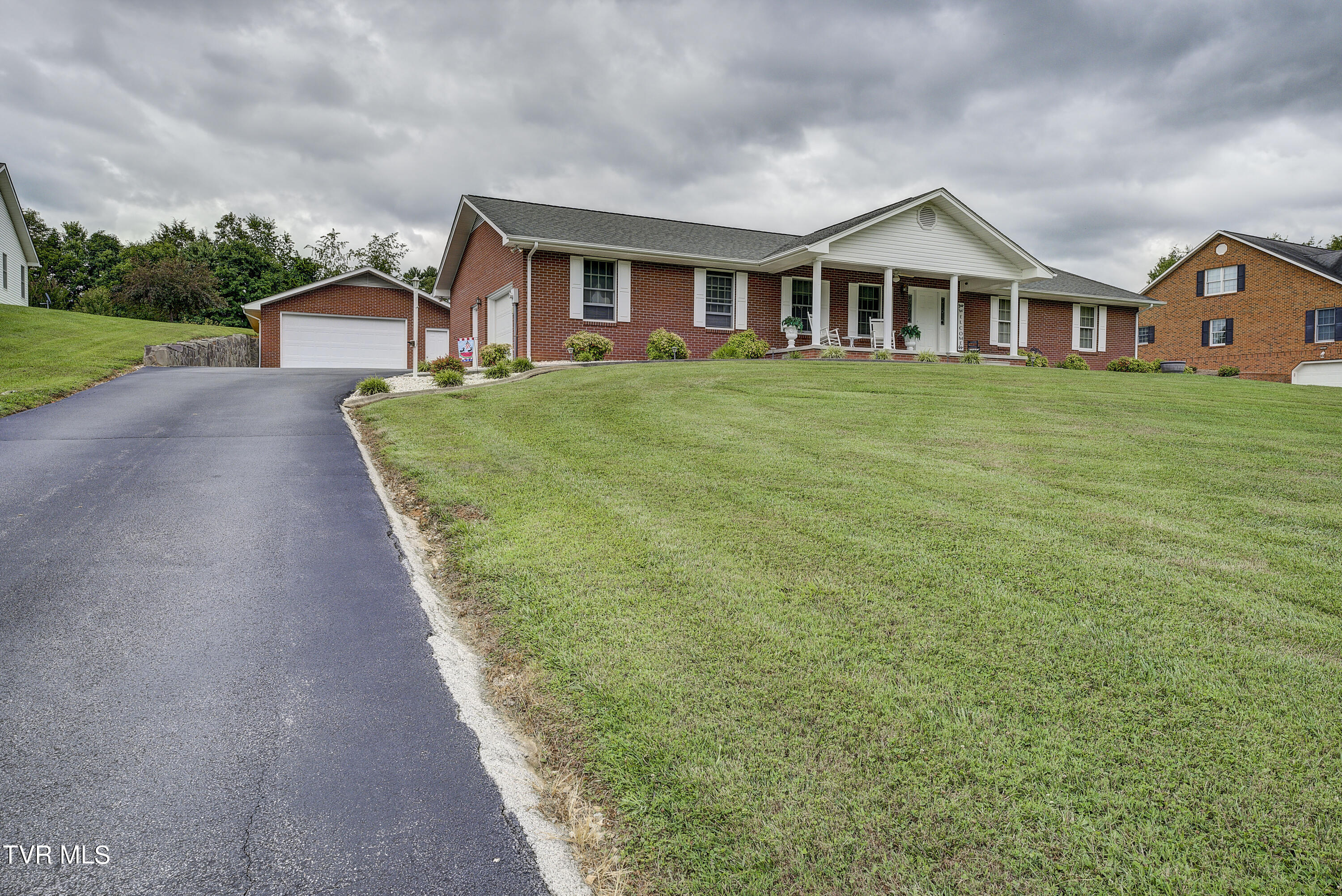 171 Clay Little Road Elizabethton, TN 37643 - Photo 5 of 40 Clay-41