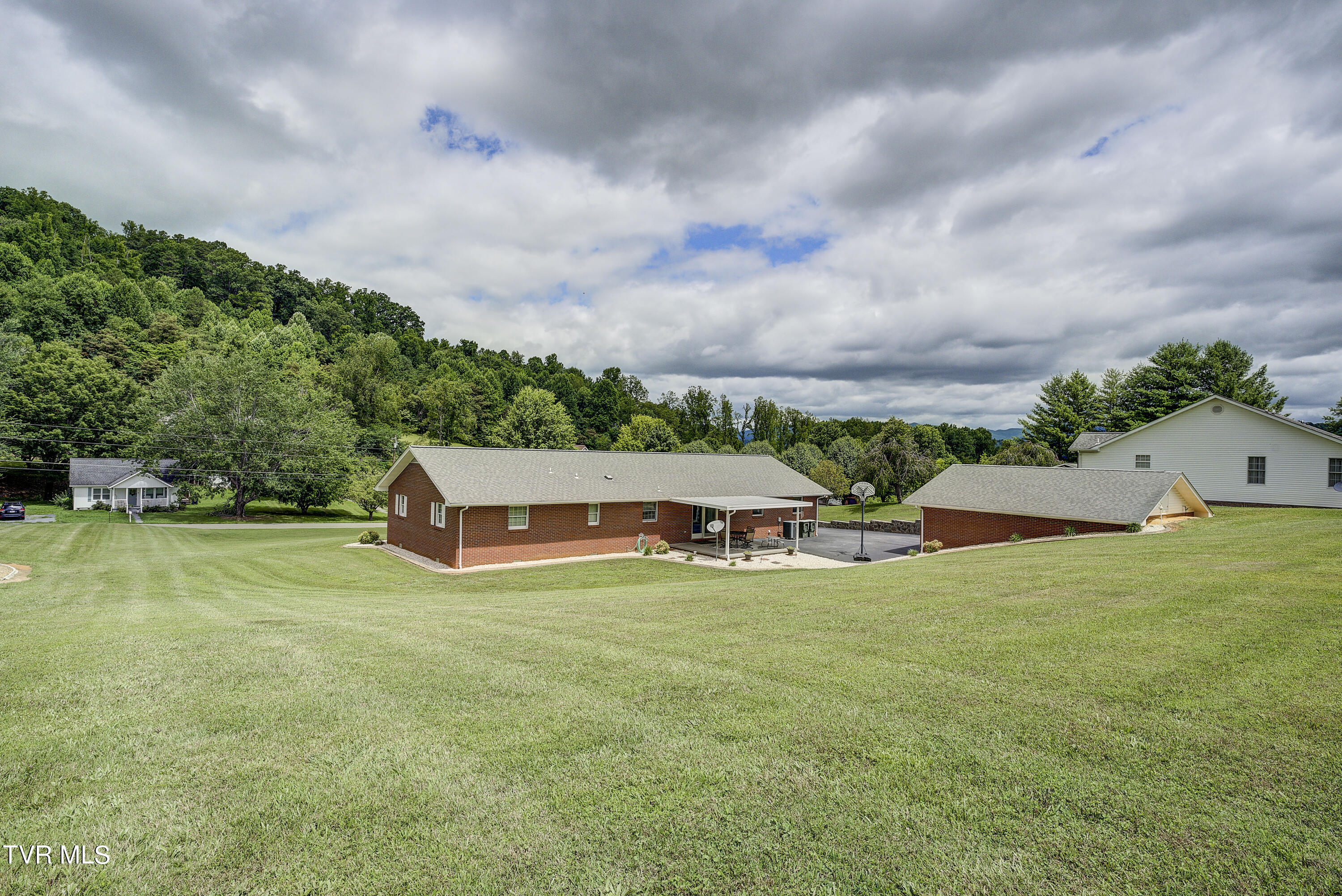 171 Clay Little Road Elizabethton, TN 37643 - Photo 7 of 40 Clay-34