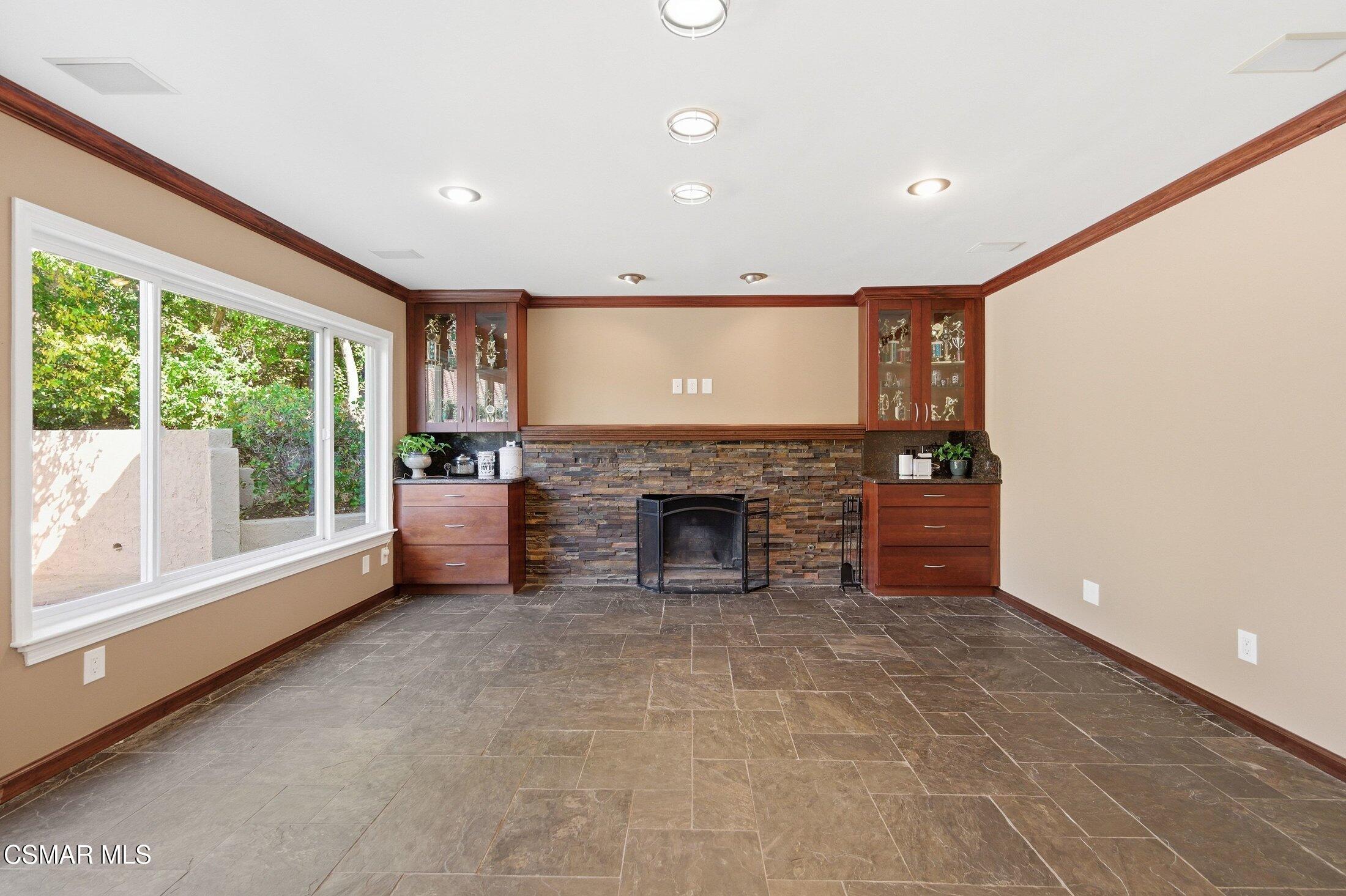 18525 Entrada Court Porter Ranch, CA 91326 - Photo 11 of 72 013_18525_entrada_court_00013_860