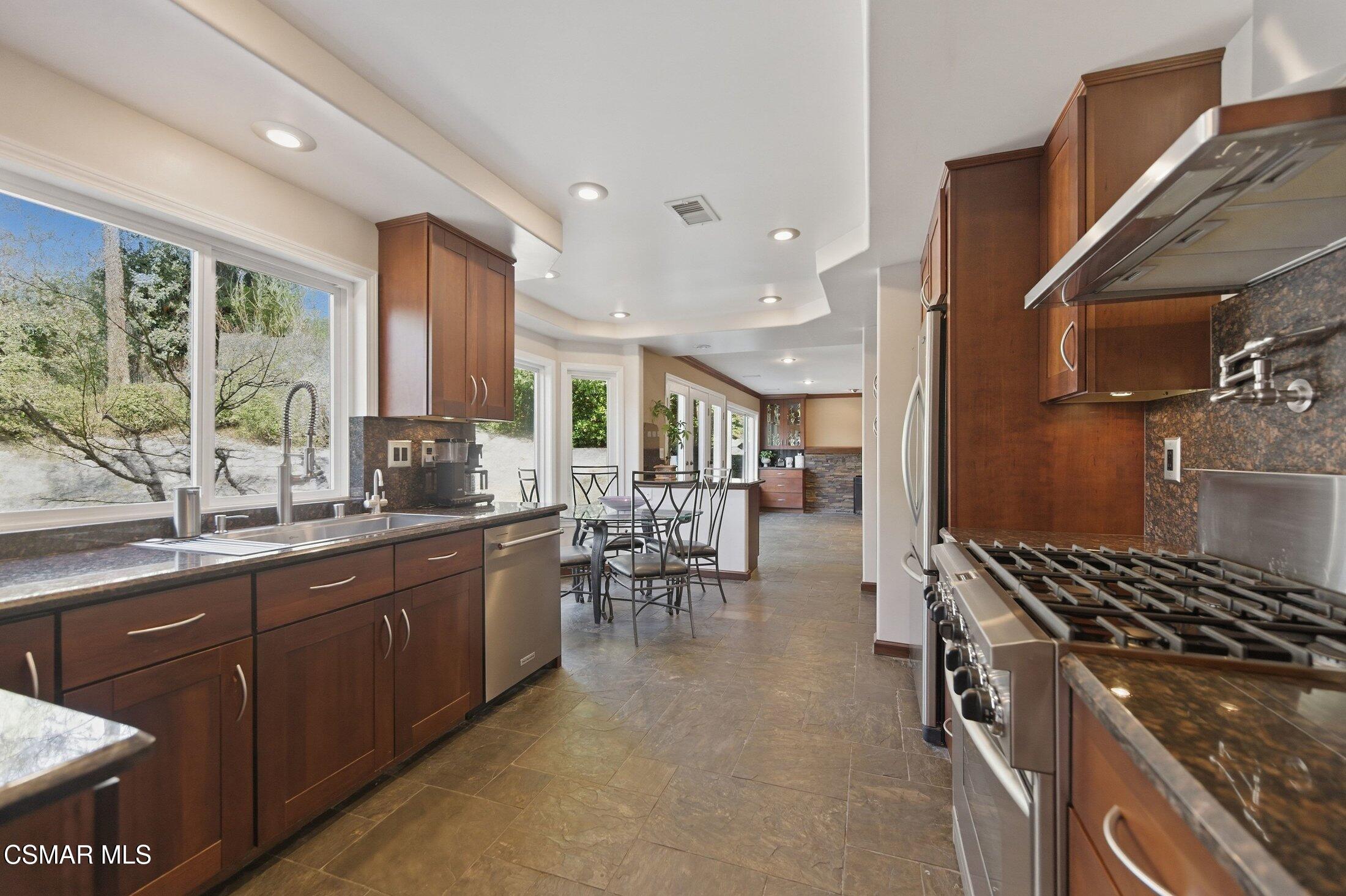 18525 Entrada Court Porter Ranch, CA 91326 - Photo 25 of 72 026_18525_entrada_court_00026_957