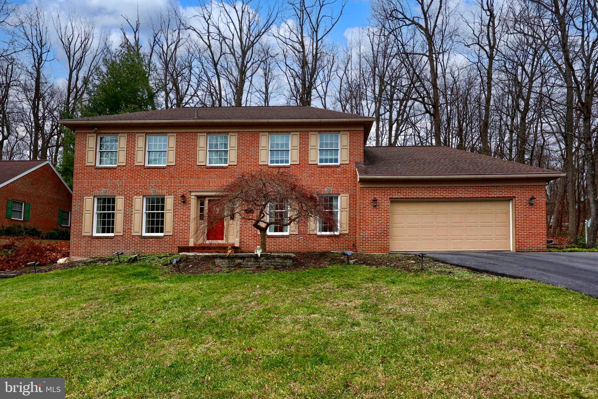514 Arrowhead Trail Sinking Spring, PA 19608 - Photo 4 of 56 Welcome home!