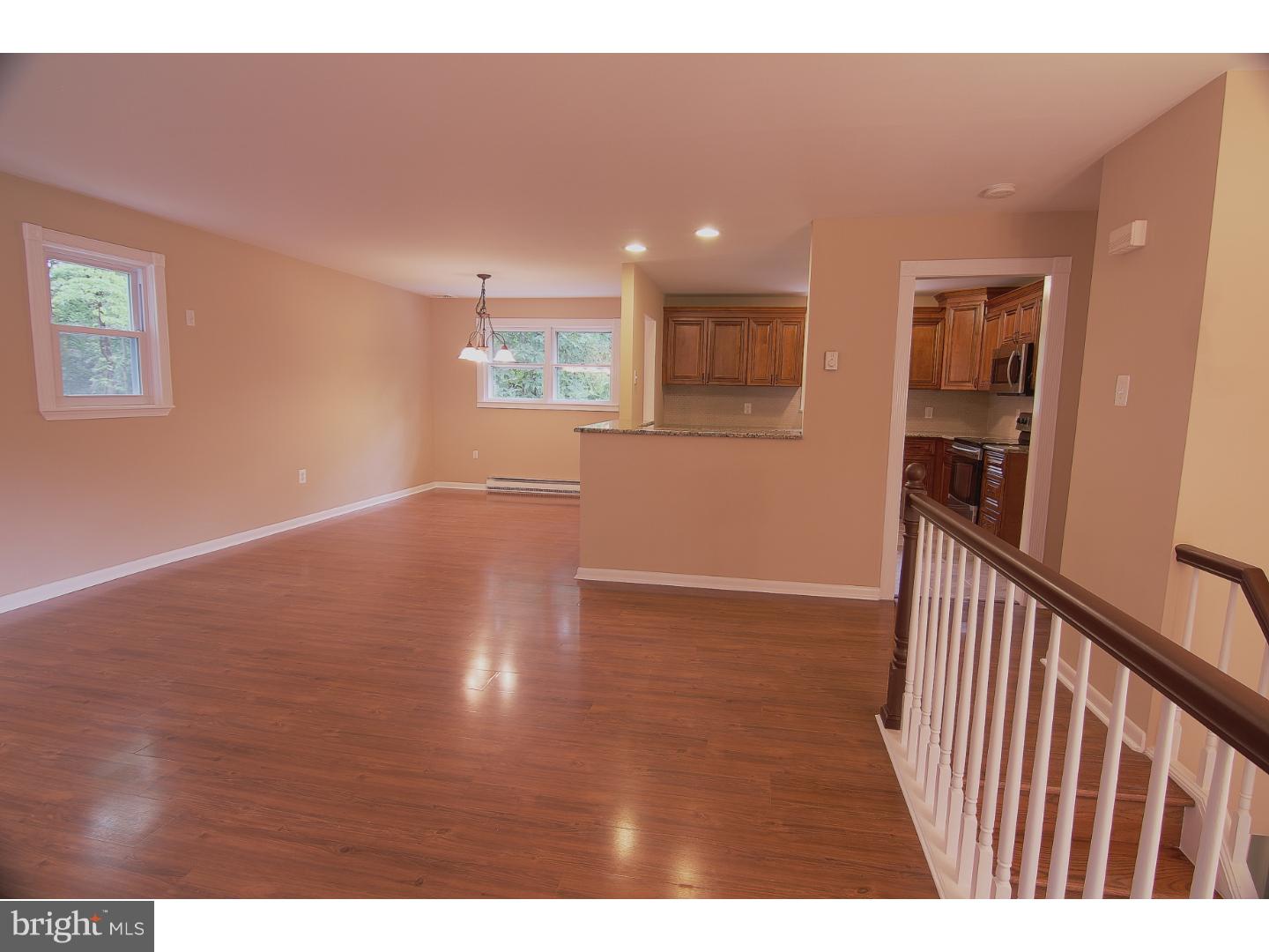 1562 North Valley Road Pottstown, PA 19464 - Photo 3 of 25 Living Room
