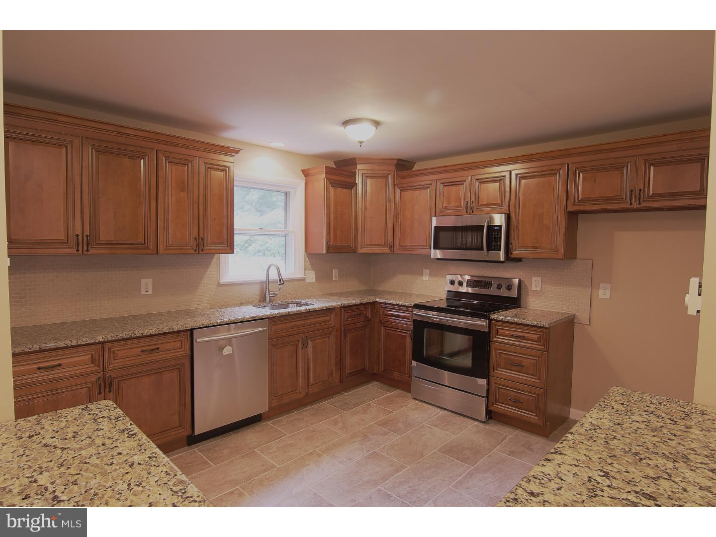 1562 North Valley Road Pottstown, PA 19464 - Photo 4 of 25 Kitchen