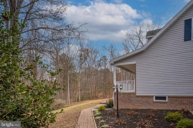 $899,999 | 8200 Howard Trail, Fredericksburg, VA 22407