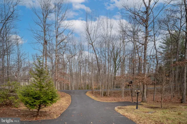 $899,999 | 8200 Howard Trail, Fredericksburg, VA 22407