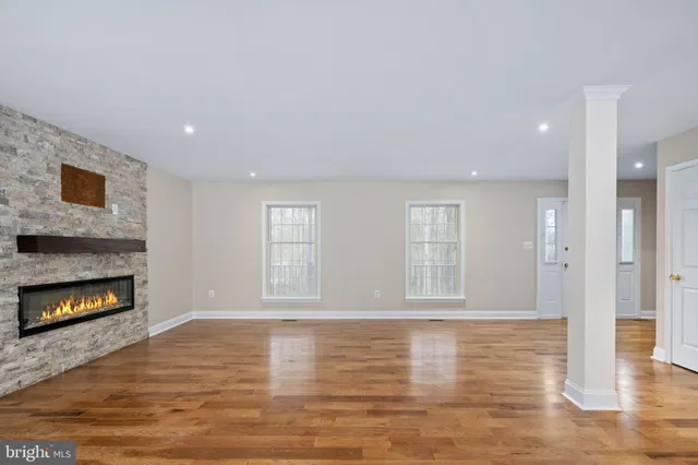 $899,999 | 8200 Howard Trail, Fredericksburg, VA 22407