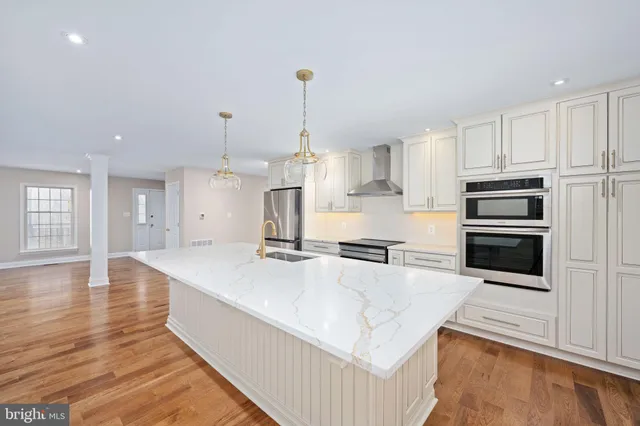 $899,999 | 8200 Howard Trail, Fredericksburg, VA 22407