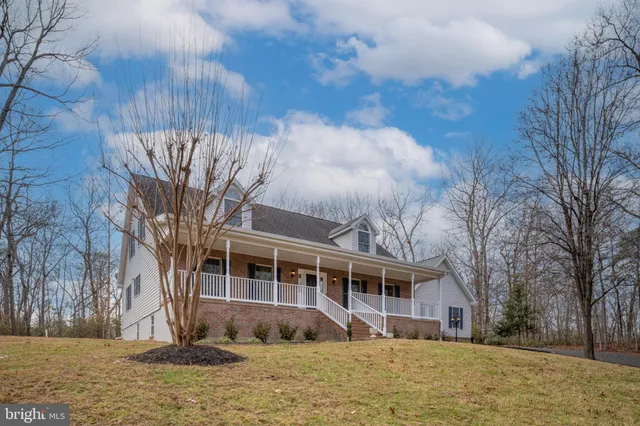 $899,999 | 8200 Howard Trail, Fredericksburg, VA 22407