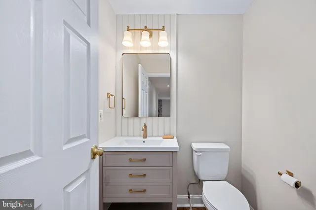 $899,999 | 8200 Howard Trail, Fredericksburg, VA 22407