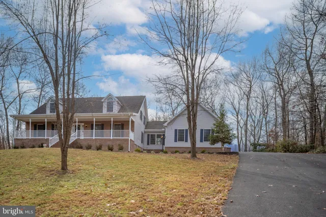 $899,999 | 8200 Howard Trail, Fredericksburg, VA 22407