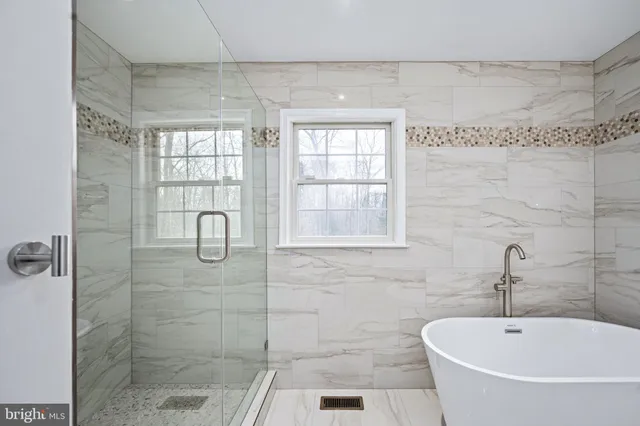 $899,999 | 8200 Howard Trail, Fredericksburg, VA 22407