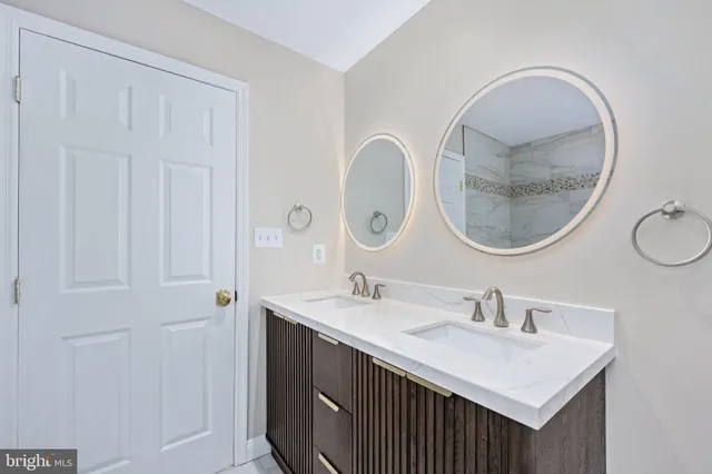 $899,999 | 8200 Howard Trail, Fredericksburg, VA 22407