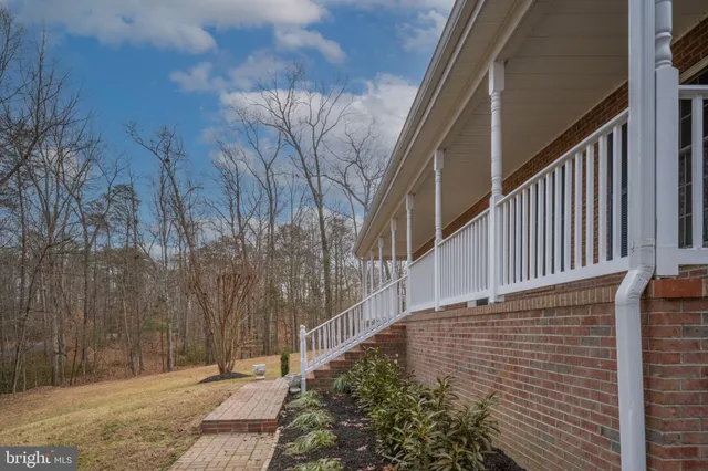 $899,999 | 8200 Howard Trail, Fredericksburg, VA 22407