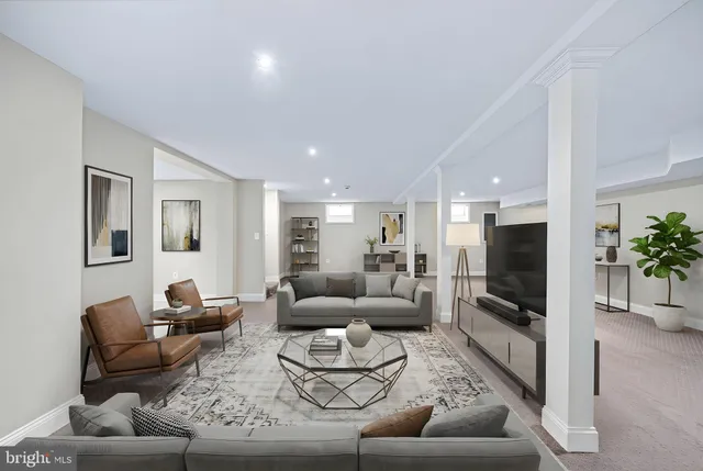 $899,999 | 8200 Howard Trail, Fredericksburg, VA 22407