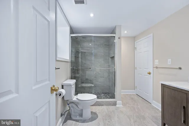 $899,999 | 8200 Howard Trail, Fredericksburg, VA 22407