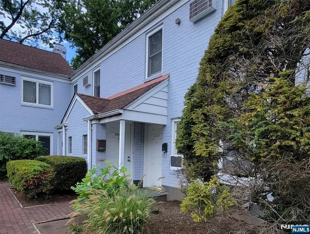 $2,100 | 620 Grand, Unit D, Leonia, NJ 07605