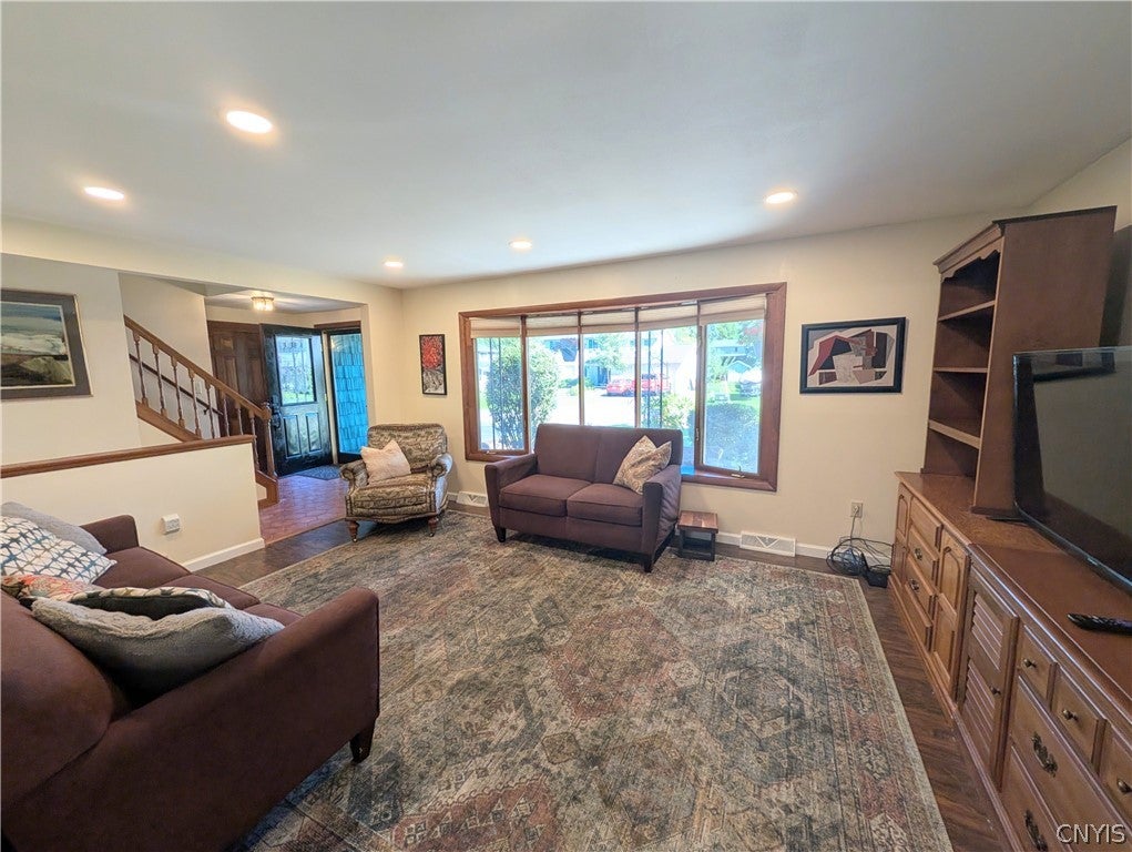 8009 Ginger Road Liverpool, NY 13090 - Photo 16 of 48 Gallery Image 16