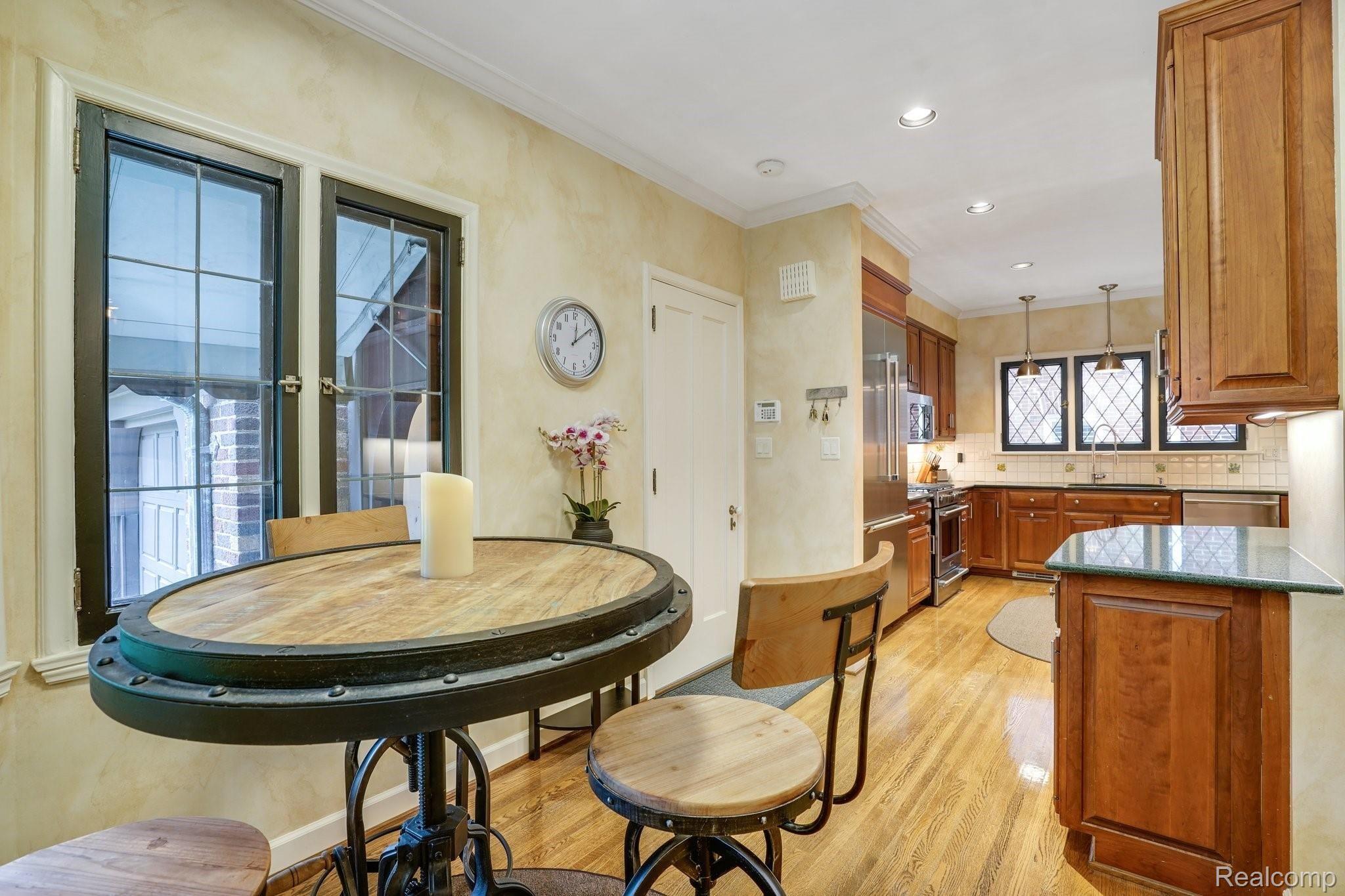 503 Washington Road Grosse Pointe, MI 48230 - Photo 6 of 25 13-web-or-mls-503 Washington Road Grosse Pointe-9.jpg