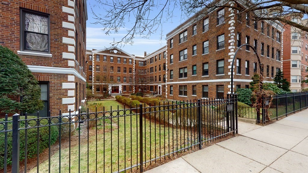 62 Queensberry Street, Unit 306, Boston, MA 02215 Compass