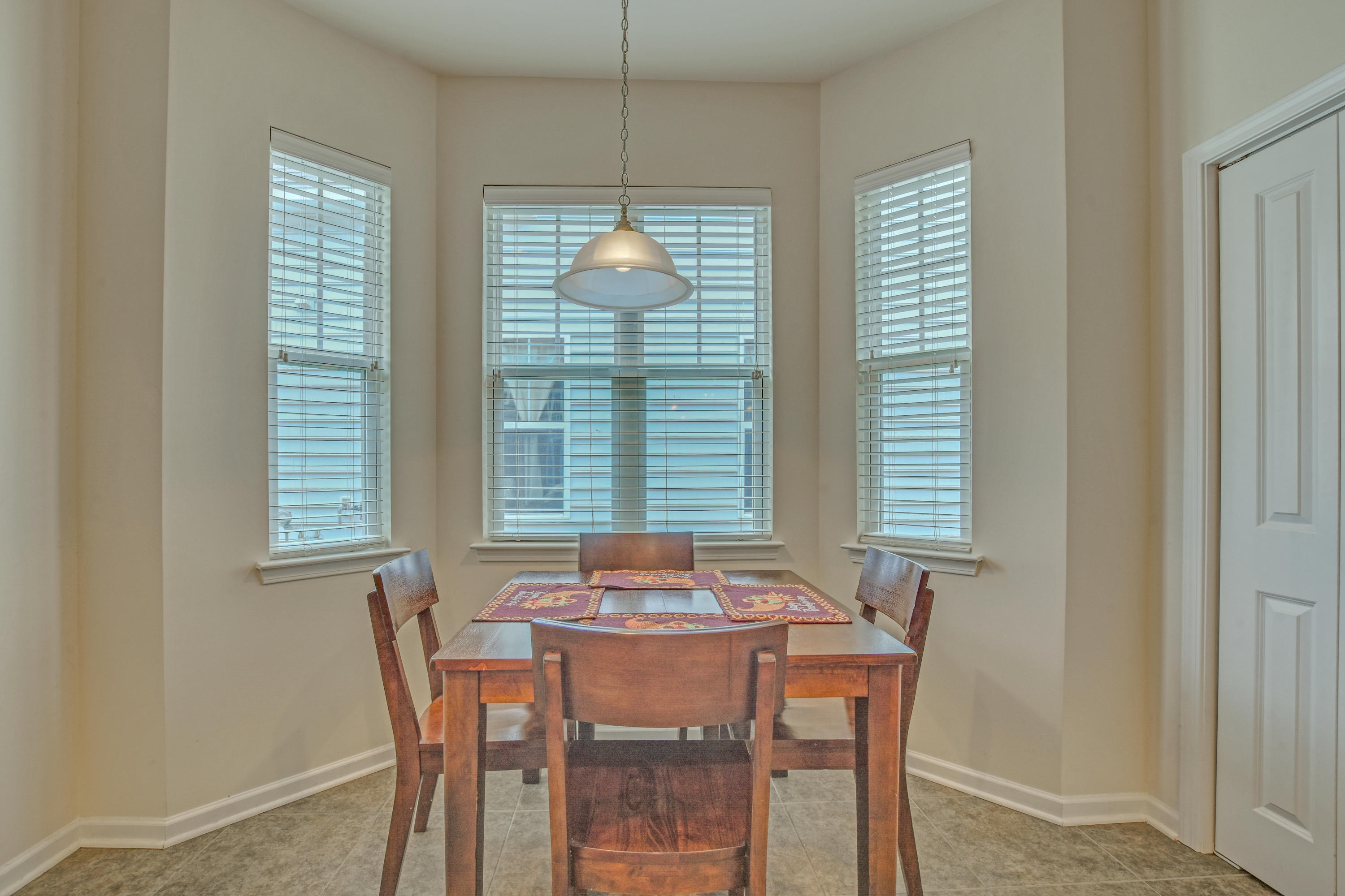 330 Decatur Drive Summerville, SC 29486 - Photo 17 of 54 Eat in