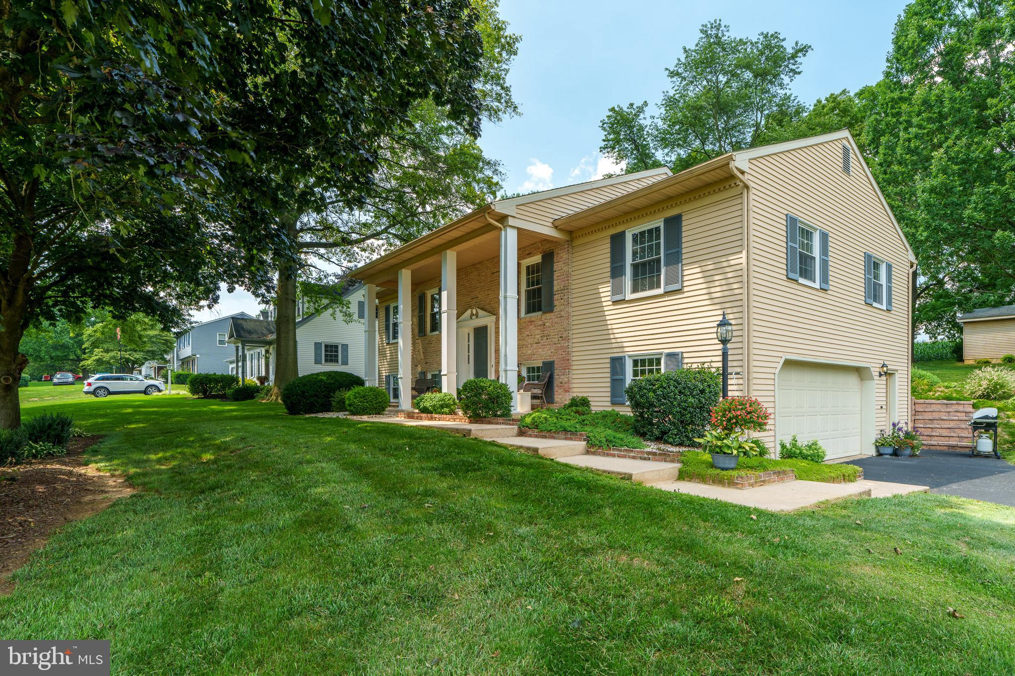 119 Pleasant View Drive Lititz, PA 17543 - Photo 3 of 49