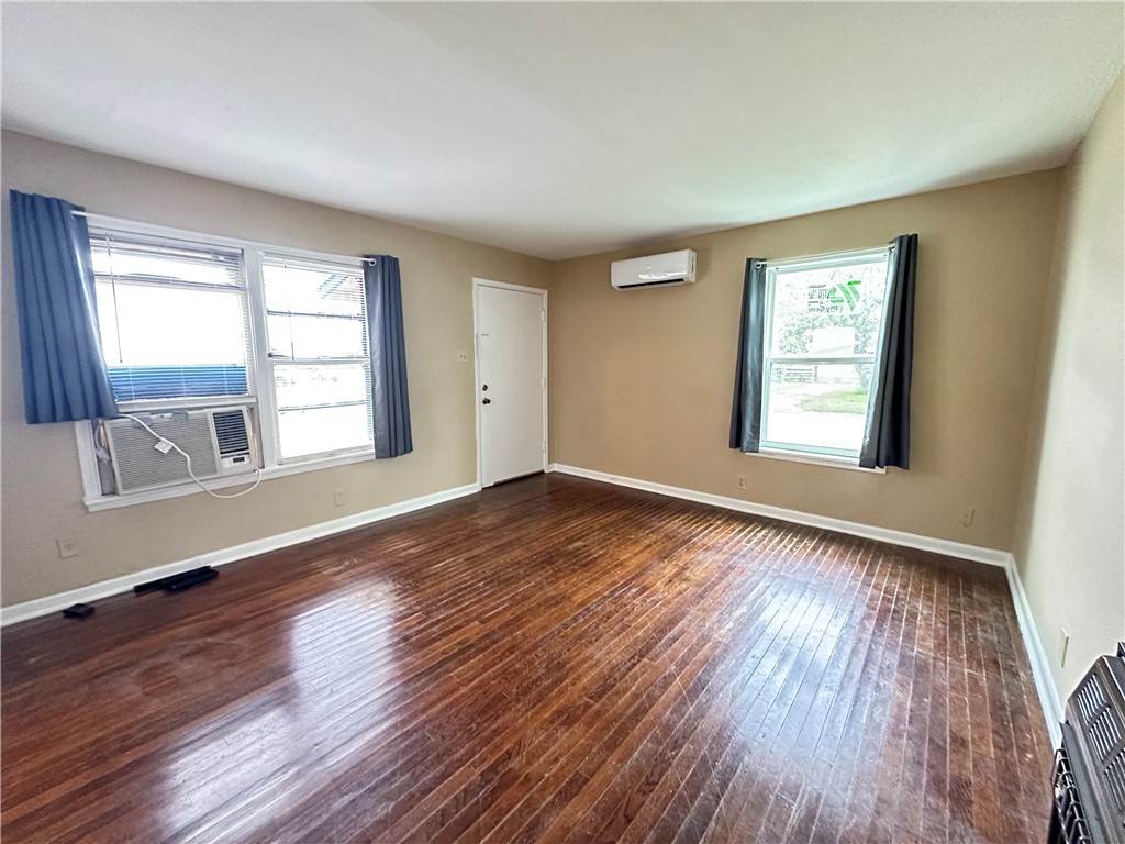921 Oak Street Taft, TX 78390 - Photo 7 of 26