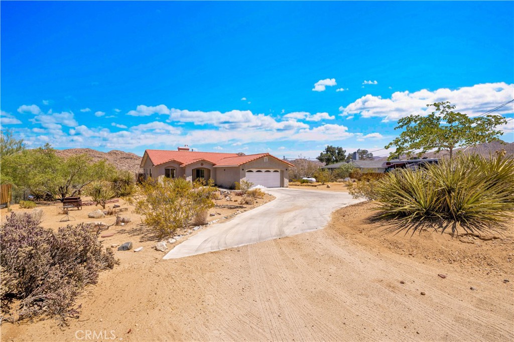 7381 Sunset Road Joshua Tree, CA 92252 - Photo 2 of 39